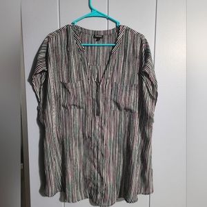 Torrid Georgette shrit, size 2